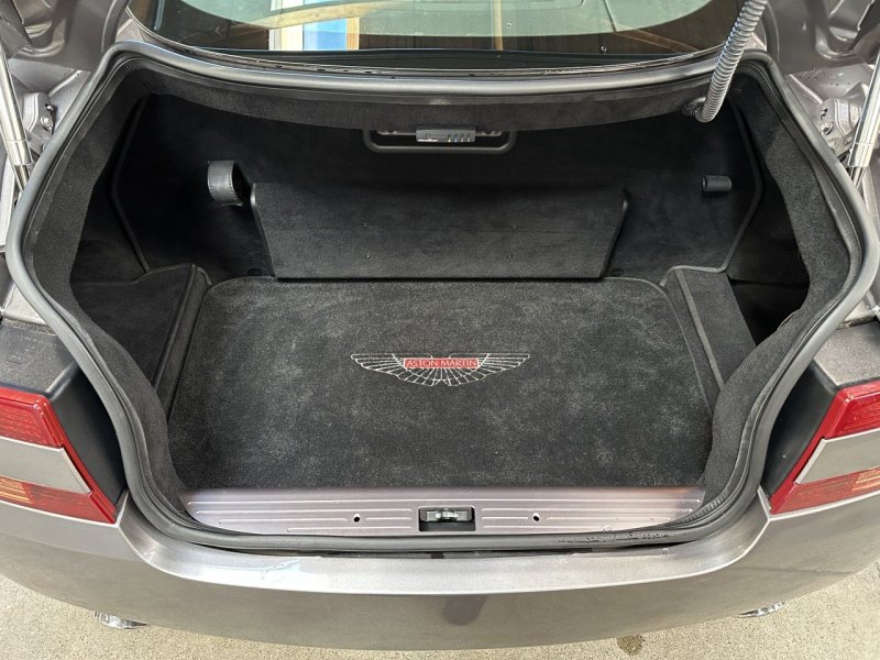 2005 Aston Martin DB9 Coupe